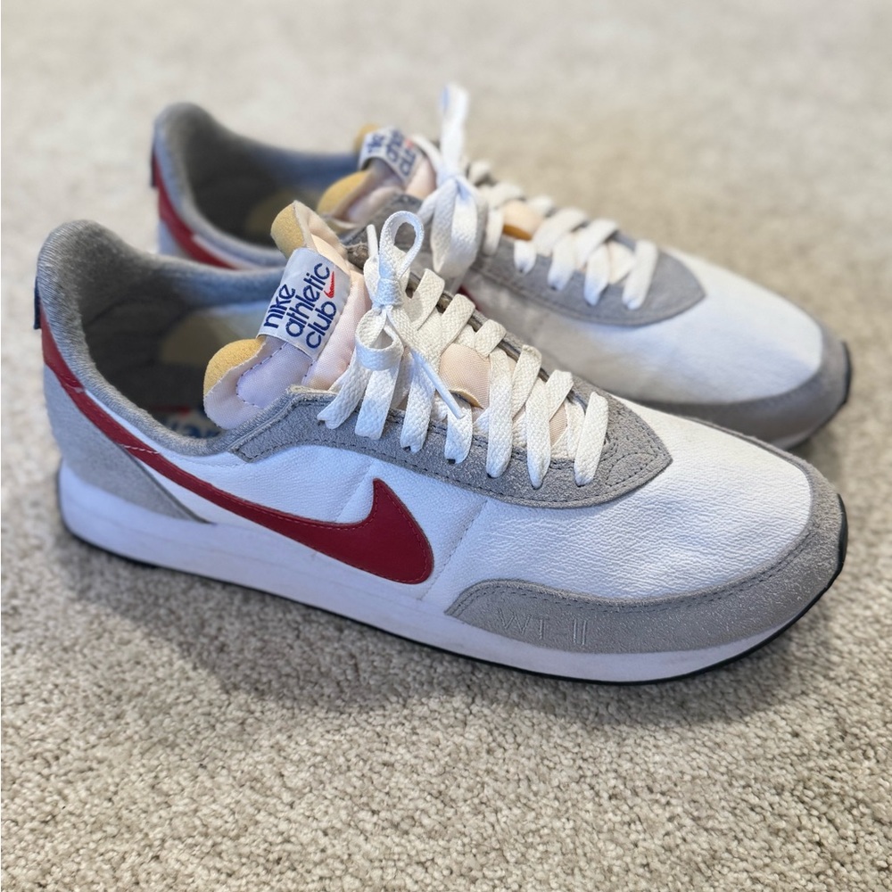 Nike Waffle Trainer 2
Athletic Club White Gym Red